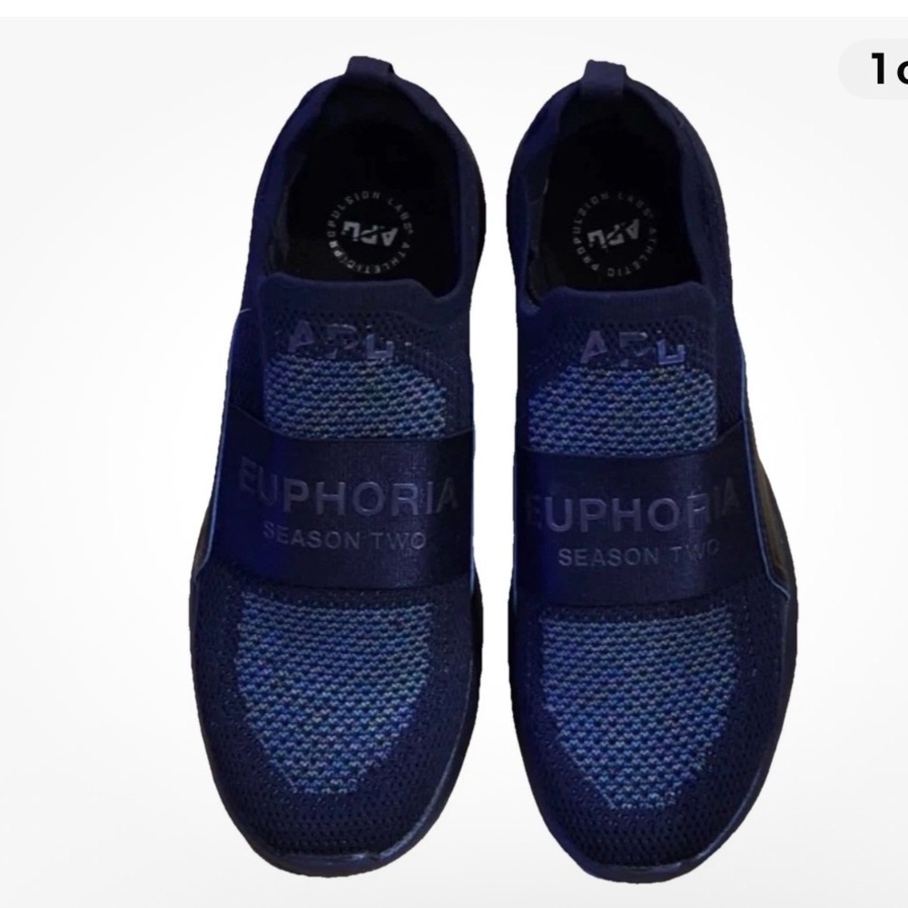 $250 APL techloom bliss navy blue Euphoria sneakers women 38.5 8